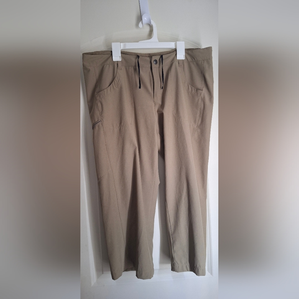 Patagonia Pants Womens Sz 14 Khaki Happy Hike Capris Stretch Outdoor Sku U